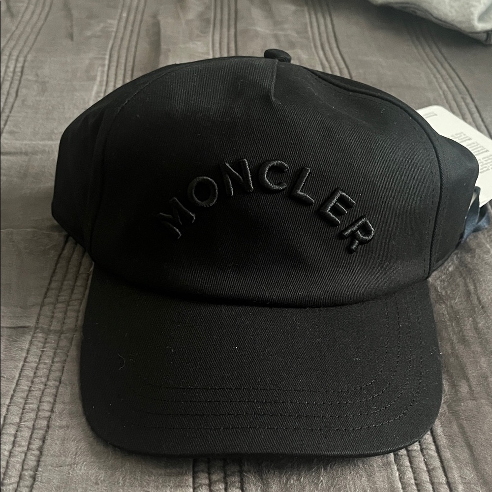 Moncler Classic Black Cap